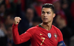 Ronaldo có hành động đặc biệt trước trận ĐT nữ Bồ Đào Nha vs ĐT nữ Việt Nam