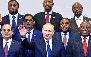 Tổng thống Putin không đến Nam Phi: Lùi để giữ