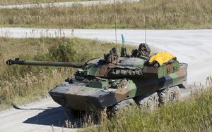 Tư lệnh Ukraine phàn nàn về xe tăng Pháp 