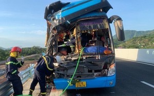 Xe chở đoàn từ thiện gặp nạn khiến 8 người thương vong ở Khánh Hòa: Hiện trường ám ảnh