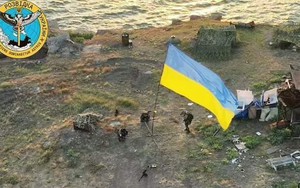Chiến sự Ukraine ngày 30/7: Nga ném bom đảo Rắn; bầy đàn UAV của Ukraine lao đến Crimea 