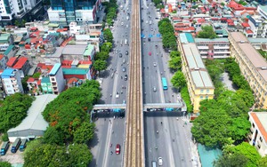 Dải phân cách "có như không" trên đường Nguyễn Trãi