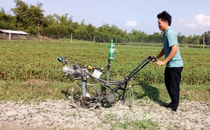 Một anh nông dân Bình Định sáng chế, cải tiến dụng cụ, thiết bị máy nông nghiệp, ai xem cũng phục