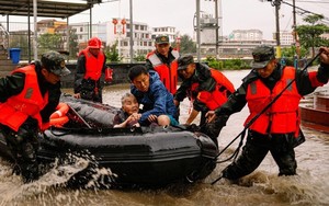 Clip: Bão Doksuri vừa qua, Trung Quốc lại ban hành cảnh báo nguy cơ bão Khanun 