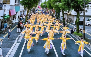 Đội Yosakoi từ Việt Nam là đại diện châu Á duy nhất tại lễ hội nổi tiếng của Nhật Bản