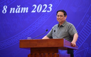 Thủ tướng Phạm Minh Chính: "SGK cần đổi mới nhưng đảm bảo chuẩn mực và ổn định phát triển"