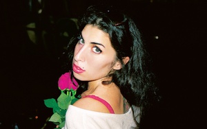 Công bố nhật ký của nữ ca sĩ quá cố Amy Winehouse