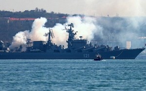 Ukraine phá hủy ba tàu Nga, nhiều tàu khác tháo chạy khỏi Biển Đen