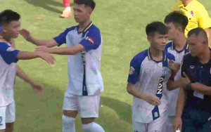 HLV Ngô Quang Trường đánh học trò U15 SLNA: Đạo đức thể thao và vai trò của người thầy