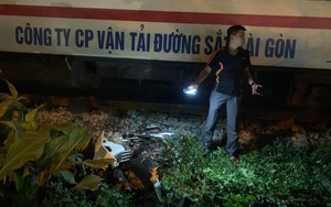 Hà Nội: Xe máy va chạm với tàu hoả khiến một người tử vong