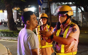 Quảng Ngãi: Không chấp hành kiểm tra nồng độ cồn, một tài xế ở Lý Sơn bị phạt 35 triệu