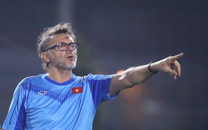 HLV Troussier: "Tôi muốn nâng cao trình độ của ĐT Việt Nam bằng các cầu thủ Việt kiều"