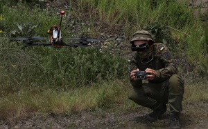 Nga ra sức củng cố phòng tuyến thứ 2, Ukraine liên tục cử bầy đàn UAV tự sát phá hoại