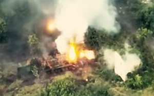Ukraine hủy diệt 2 siêu pháo của Nga, Moscow oanh tạc dữ dội Kherson