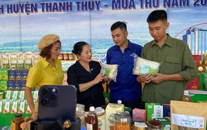 Lần đầu tiên, nông dân một huyện của tỉnh Phú Thọ cho nông sản lên 'sóng', chốt đơn mỏi tay