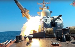 Ukraine tung xuồng tự sát tấn công căn cứ hải quân Nga 