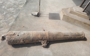 Cổ vật kim loại hình trụ phát lộ khi đào đất tại phà Bính cũ ở Hải Phòng là loại súng gì?