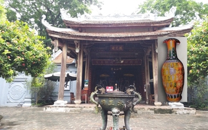 Đền thờ một vị "Tứ bất tử" ở Hưng Yên (Bài 2): Nhiều cổ vật bị đánh cắp, có cả lọ bách thọ cực hiếm