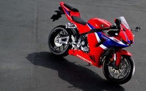 Honda CBR600RR 2024 lộ diện, có điểm gì đáng chú ý?