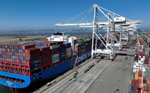 Xuất nhập khẩu tháng 7 của Trung Quốc giảm kỷ lục, đe dọa phục hồi