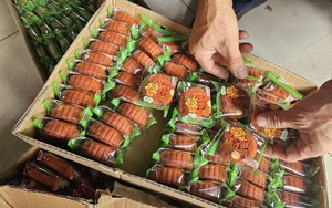 Lực lượng Quản lý thị trường thu giữ hàng ngàn sản phẩm bánh Trung thu nhập lậu