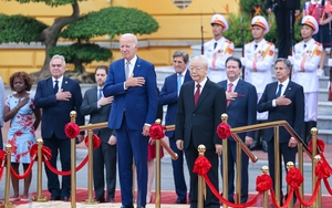 Cú "bắt tay" 10 tỷ USD giữa Vietnam Airlines và Boeing trong chuyến thăm Việt Nam của Tổng thống Biden