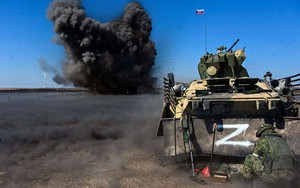 Nga vừa tung hàng nghìn cuộc tấn công vừa ráo riết lập thêm tuyến phòng thủ mới ở phía Nam Ukraine