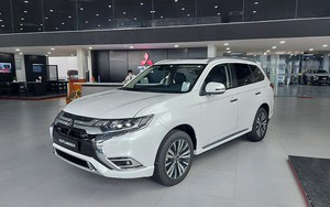 Giá xe Mitsubishi Outlander tháng 9/2023: Giảm không "phanh" khi CX-5, CR-V cũng giảm cả trăm triệu