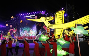 Chiêm ngưỡng những mô hình đèn Trung thu khổng lồ tại Lễ hội thành Tuyên năm 2023