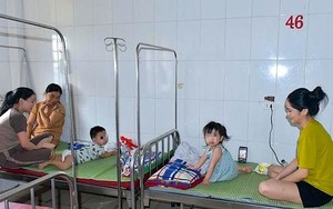 Hà Tĩnh: 10 trẻ nghi ngộ độc do ăn sữa chua trường tự làm