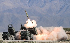 Ukraine tấn công bằng tên lửa Himars làm nổ tung trung tâm chỉ huy của Nga ở Kherson