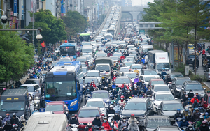 Lý do quận Hoàn Kiếm được chọn thí điểm hạn chế, cấm phương tiện giao thông  - Ảnh 1.