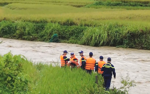 Phù Yên (Sơn La): Mưa lũ khiến 2 người bị cuốn trôi, 1 người bị vùi lấp mất tích