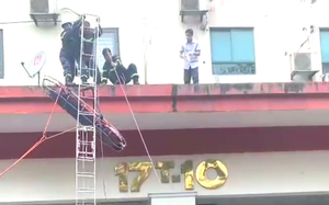Công an cứu thành công người ngã từ tầng cao nhà chung cư ở Hà Nội 
