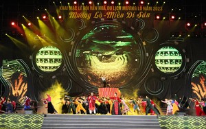 Hơn 2.000 người nắm tay múa xòe khai mạc Lễ hội Văn hóa, Du lịch Mường Lò 2023