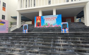 Hơn 2.400 học sinh một trường ở Hà Nội phải tham dự lễ khai giảng online vì lý do này