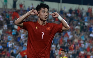 CHÙM ẢNH: U23 Việt Nam “đánh tennis” trước U23 Guam
