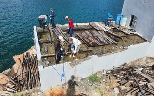 Bình Định cưỡng chế, tháo dỡ công trình xây dựng trái phép "đồ sộ" trên đảo Hòn Rớ