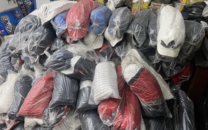 Bình Dương: Phát hiện gần 33.000 nón vải thời trang nghi giả nhãn hiệu Nike, Adidas, Puma, Lacoste