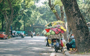 Cảnh sắc mùa thu Hà Nội đầu tháng 10, nắng vàng trải dài trên khắp các con phố- Ảnh 22.