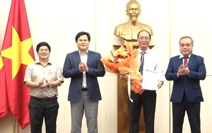 Quảng Ngãi có tân Chánh Văn phòng UBND tỉnh, huyện Trà Bồng có Chủ tịch mới