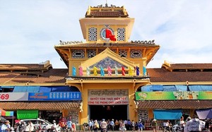 Ngôi chợ cổ lớn nhất Sài Thành hấp dẫn du khách ngoại