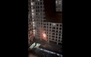 Clip NÓNG 24h: Video người dân đốt pháo hoa tại ban công chung cư ở Hà Nội gây xôn xao MXH