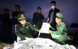 Clip: Thu giữ 288kg nghi ma túy trôi dạt vào bờ biển Quảng Ngãi - 