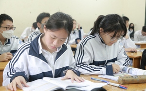 Kết thúc học kỳ I, Hà Nội có bao nhiêu học sinh lớp 12 xếp loại học lực Giỏi?