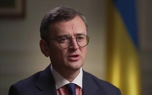 Ngoại trưởng Ukraine tuyên bố đánh thép thách thức Nga: Nếu hết vũ khí, chúng tôi sẽ chiến đấu bằng xẻng!