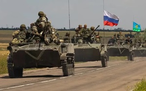 Video: Nga tung đoàn xe bọc thép ồ ạt tấn công Avdiivka, cố xuyên thủng phòng tuyến của Ukraine