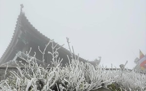 Nhiệt độ xuống 0 độ C, chùa Đồng trên non thiêng Yên Tử xuất hiện băng giá