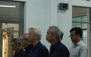 Cựu giám đốc và phó giám đốc sở ở Khánh Hòa vắng mặt tại tòa