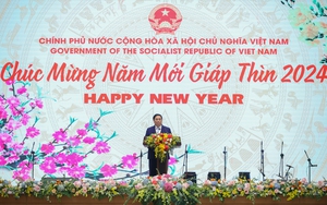 Thay mặt Tổng Bí thư và các lãnh đạo, Thủ tướng gửi lời chúc mừng năm mới tại buổi gặp mặt Đoàn Ngoại giao
